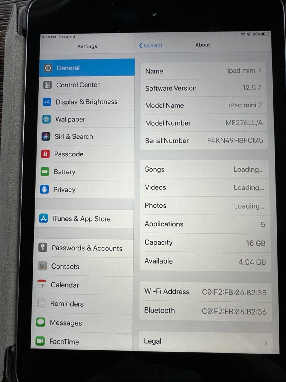 Apple iPad mini 2 in Black with Gray Folio Case
